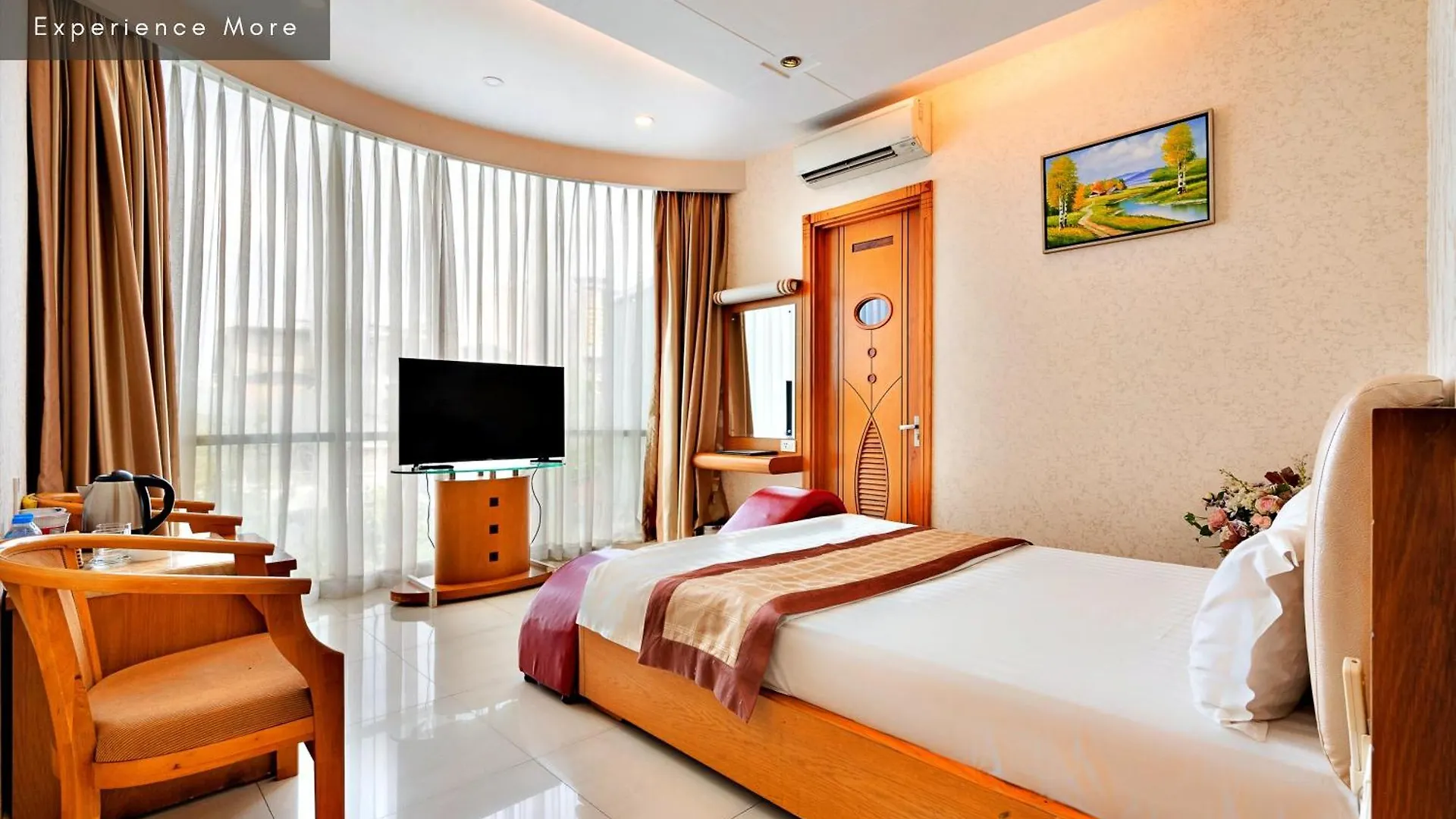 S79 Happy Hotel