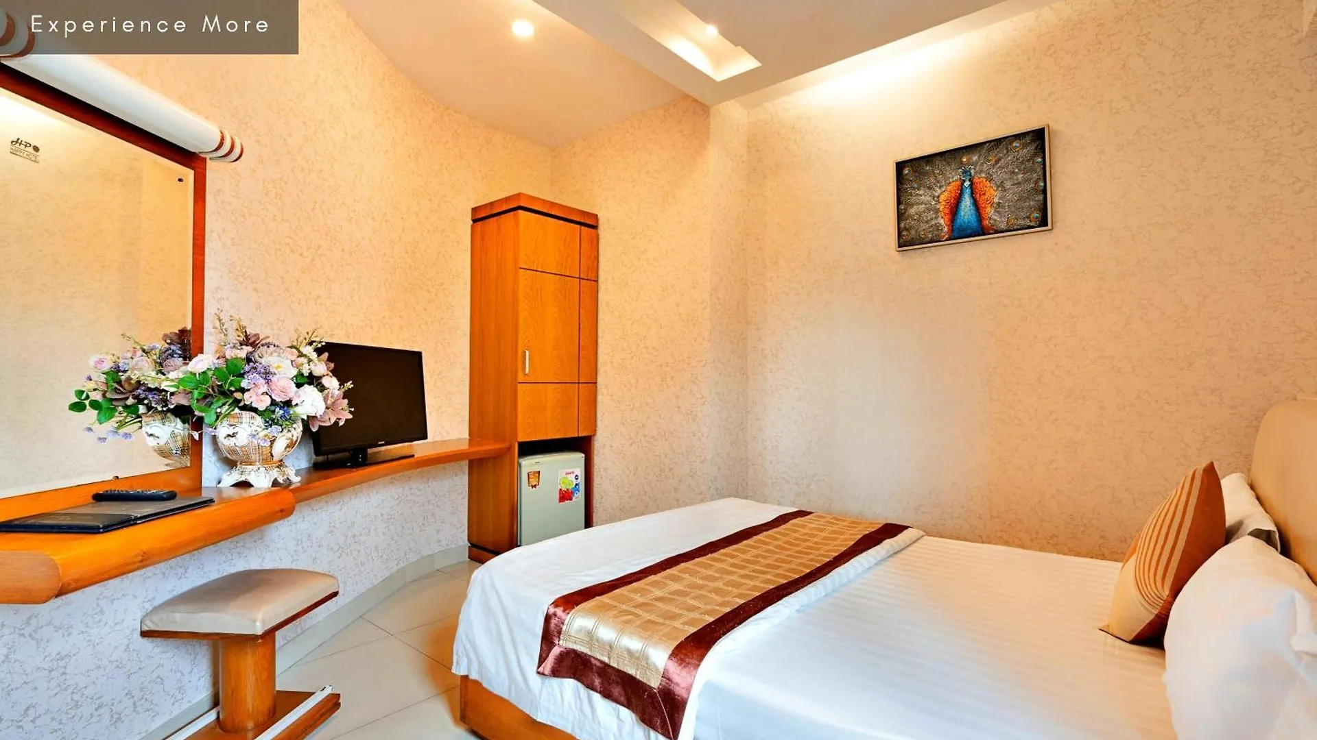 S79 Happy Hotel